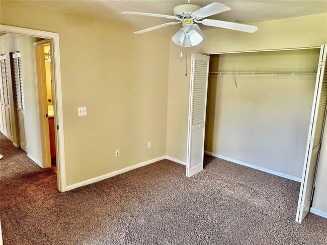 Building Photo - 9125 Lee Vista Blvd