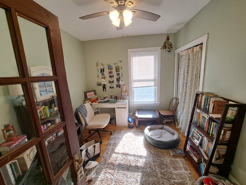 bedroom 3 - 377 Pearl St