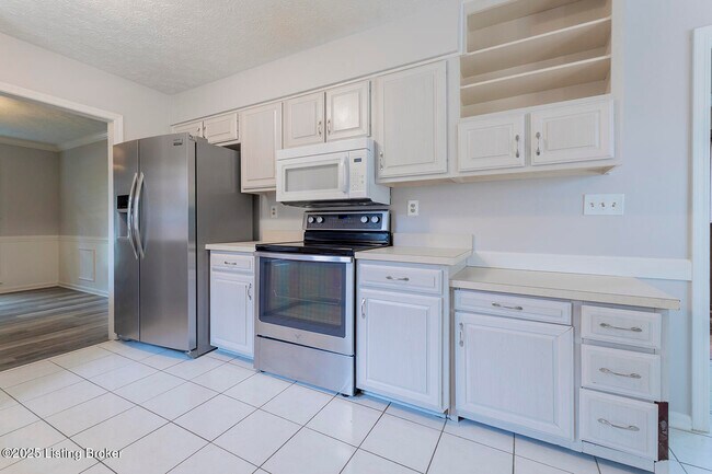 Building Photo - 2901 Creekside Dr