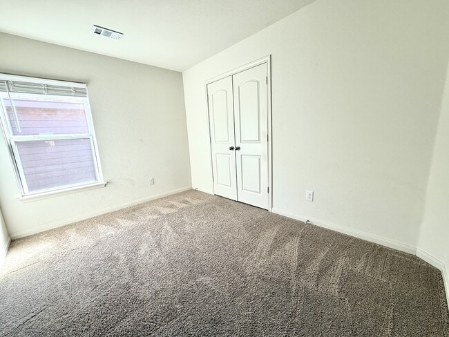 Building Photo - 1008 Riverdale Cove