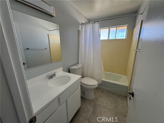 Building Photo - 1236 W 8th St