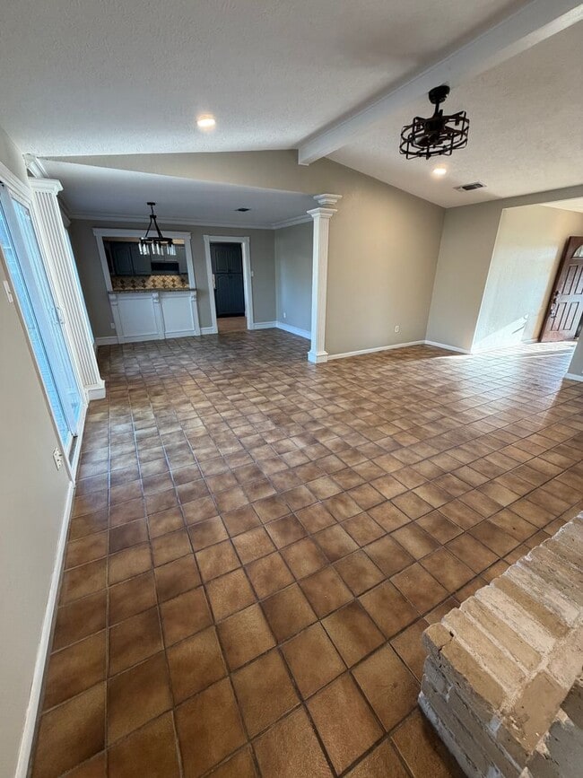 Building Photo - COMING SOON - 4 Bedroom, 2 Bathroom Home for Rent!