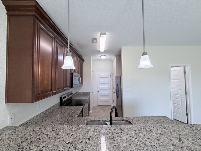 Building Photo - 5153 Richard Rd