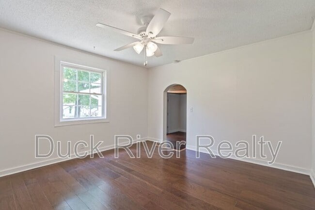 Building Photo - 210 Westover Dr