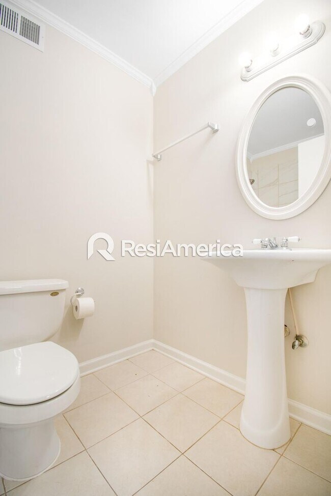 Building Photo - Fully Renovated 3BR/2B home in 38134!
