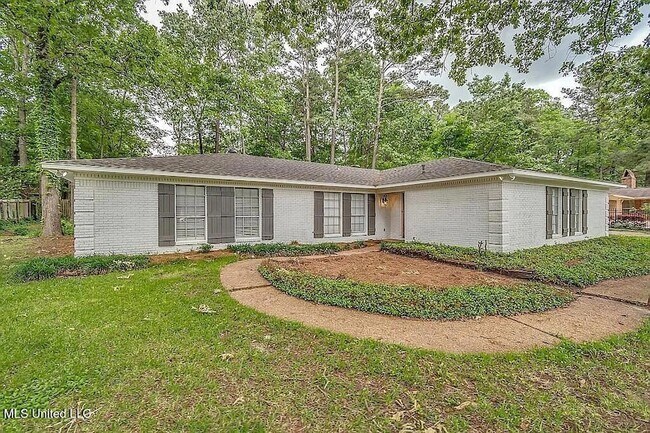 Primary Photo - 132 Whippoorwill Rd