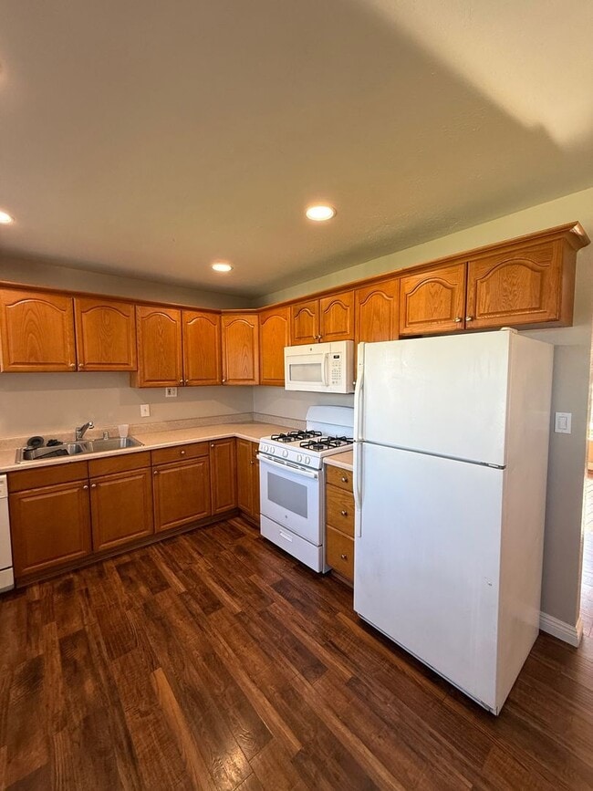 Building Photo - Beautiful 2 Bedroom 1 Bath home in well desired El Cajon neighborhood