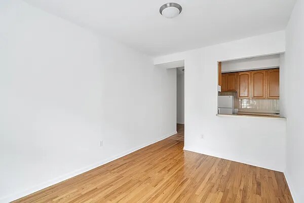 Building Photo - 865 Riverside Dr