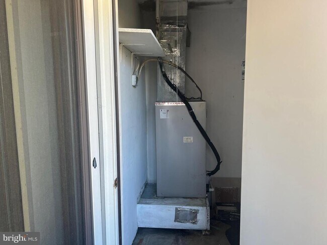 Building Photo - 1019 Ravens Crest Dr