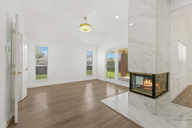 Building Photo - 322 Hillcroft Dr