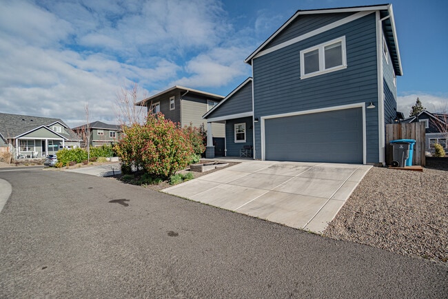 Building Photo - 256 Rockfellow Pl