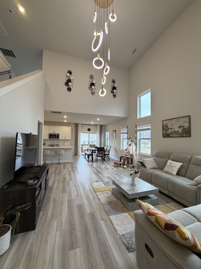 Building Photo - 213 Tartan Dr