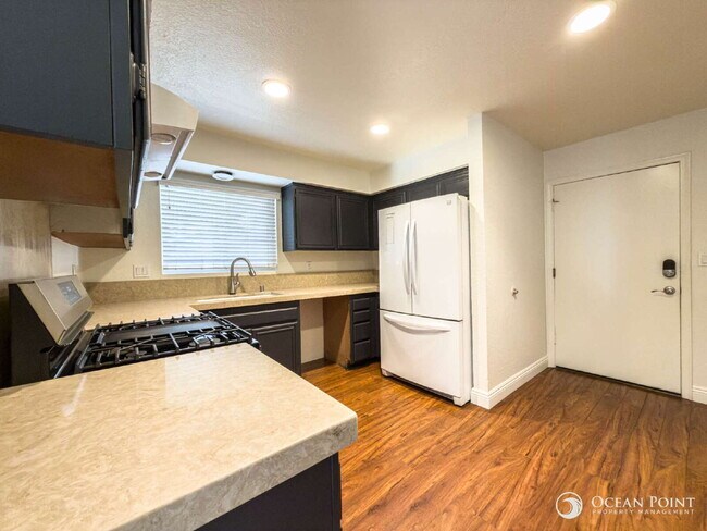 Building Photo - Spacious 2BD/2BA Condo in Camarillo!