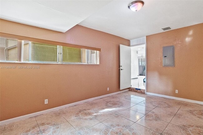 Building Photo - 833 NW 82nd Ave