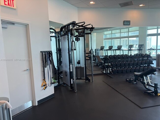 Building Photo - 300 S Biscayne Blvd
