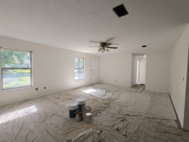 Building Photo - 6133 NW 33 St