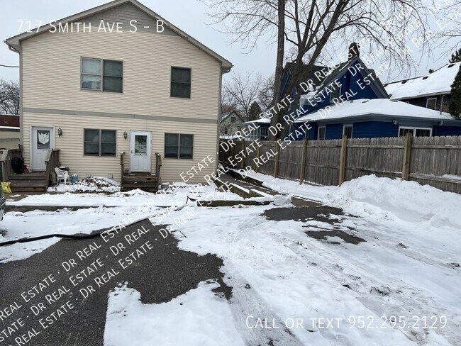 Building Photo - 717 Smith Ave S