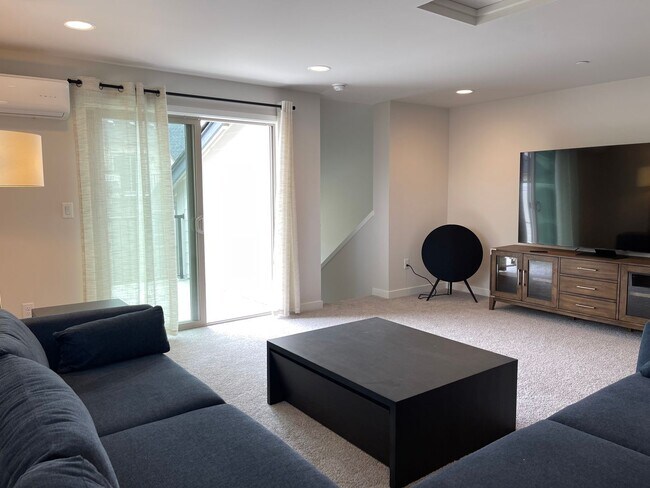 Building Photo - CLICK "REQUEST A TOUR" NOW!