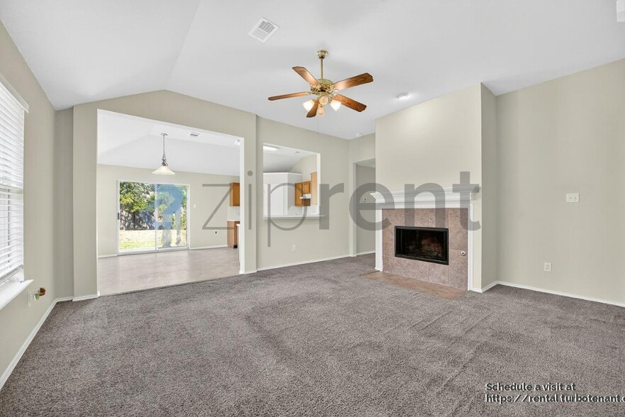 Building Photo - 9100 Warren Dr