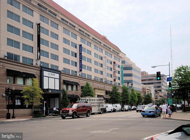 Building Photo - 4601 N Park Ave