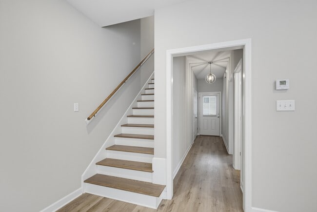 Building Photo - 649 Patterson St