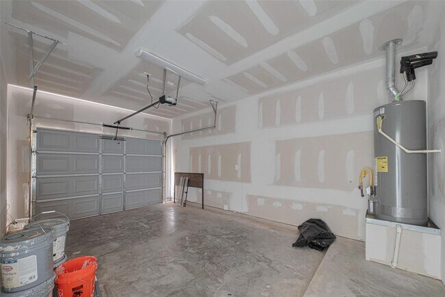 Building Photo - 7981 St Louis St