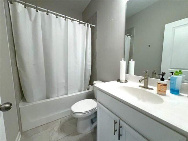Building Photo - 3311 Park Pointe Cir