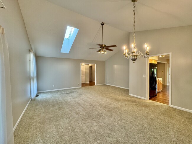 Building Photo - 212 Talah Ln