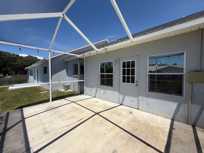 Building Photo - 4217 Avanti Cir