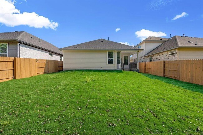 Building Photo - 1012 Paddock Ln