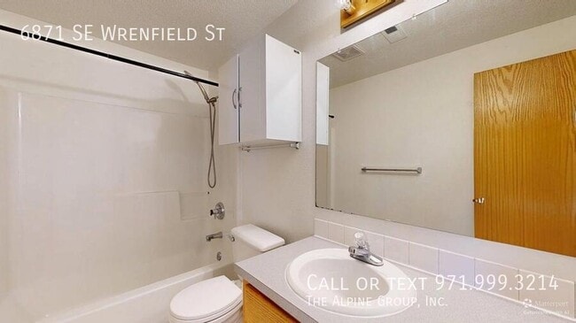 Building Photo - 6871 SE Wrenfield St