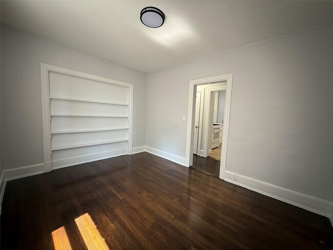 Building Photo - 228 Mamaroneck Ave