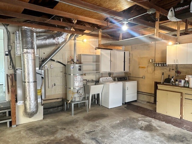 Washer Dryer - 2650 Fleetwood Dr