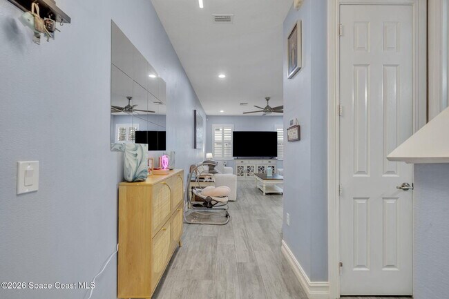 Building Photo - 1445 Isabella Dr