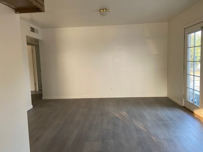 Building Photo - 22593 Rd 130