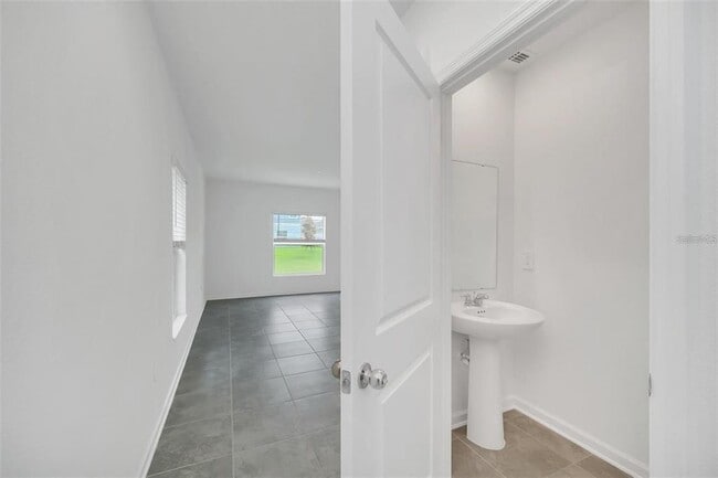 Building Photo - 1622 Reservoir Pl
