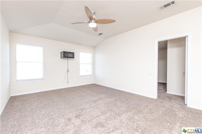 Building Photo - 2122 Modoc Dr