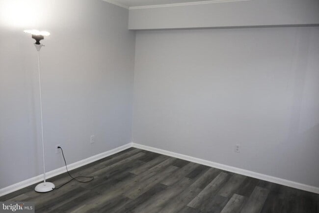 Building Photo - 4951 Americana Dr