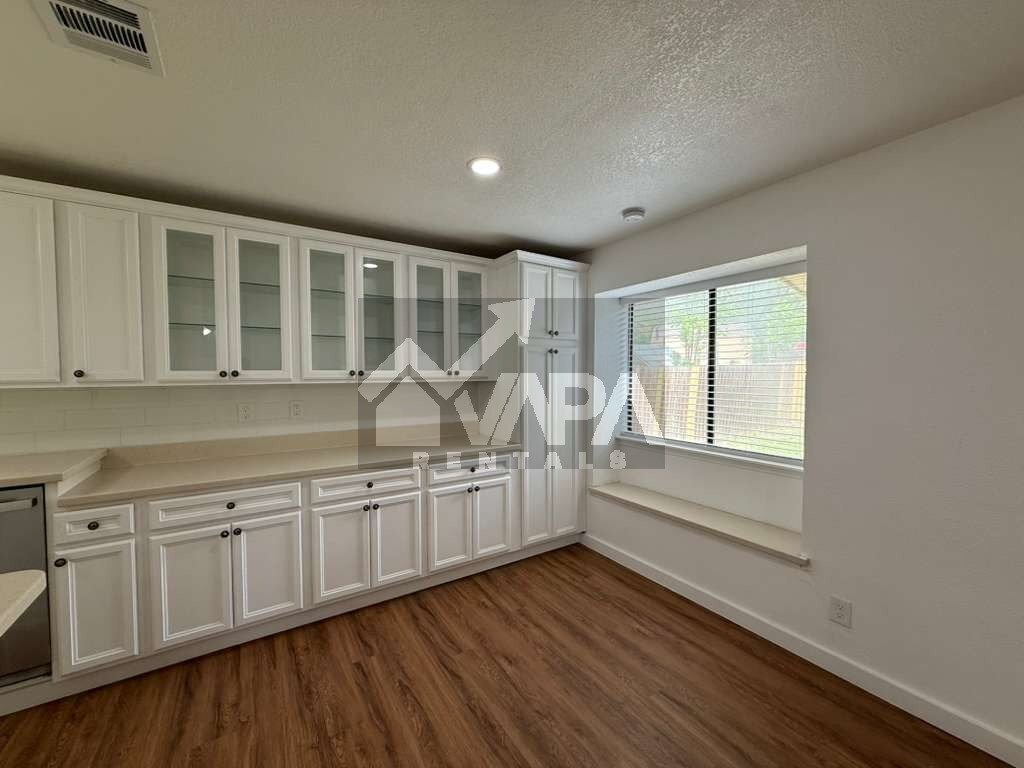 Building Photo - 13811 Flairwood St