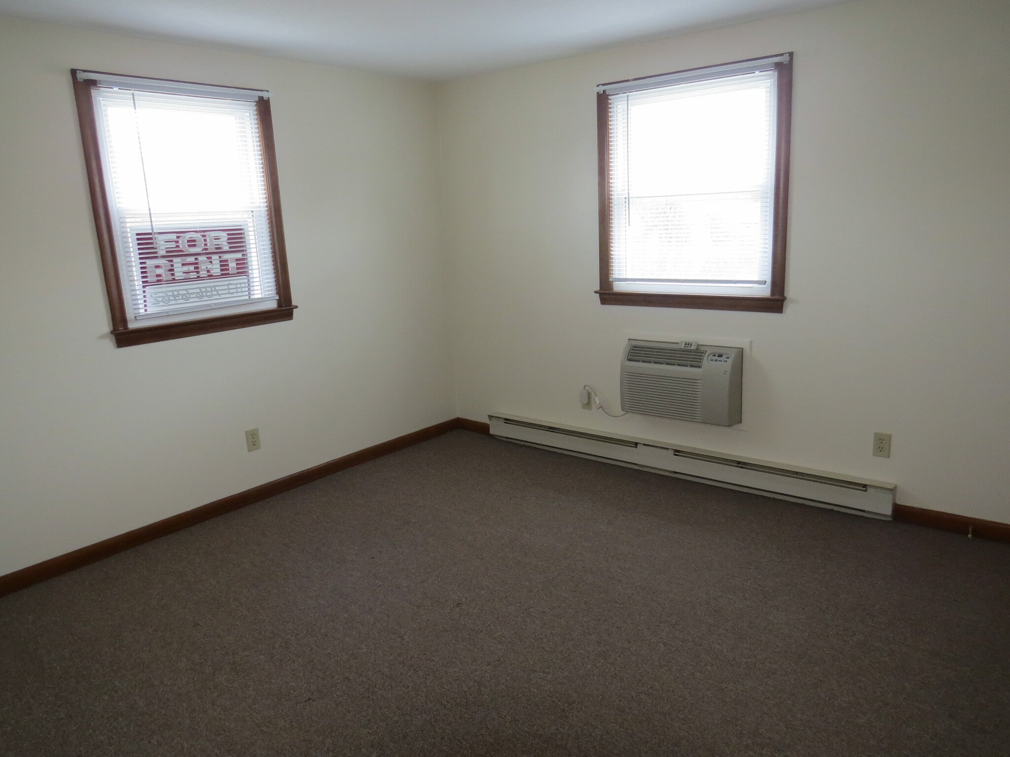 Building Photo - 469 Corey St