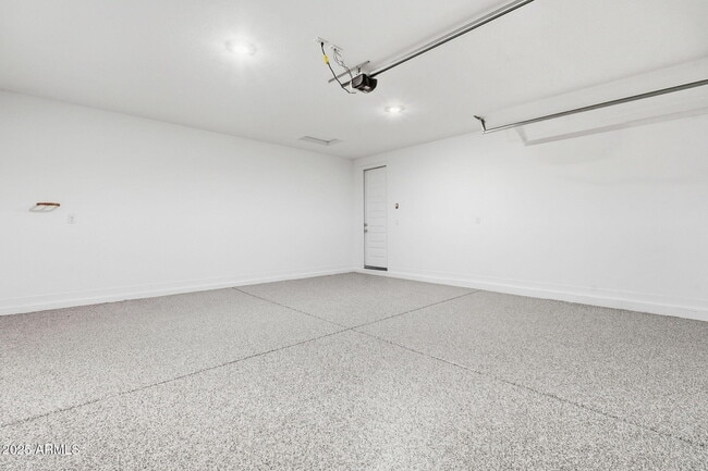 Building Photo - 8147 E Paloma Ave