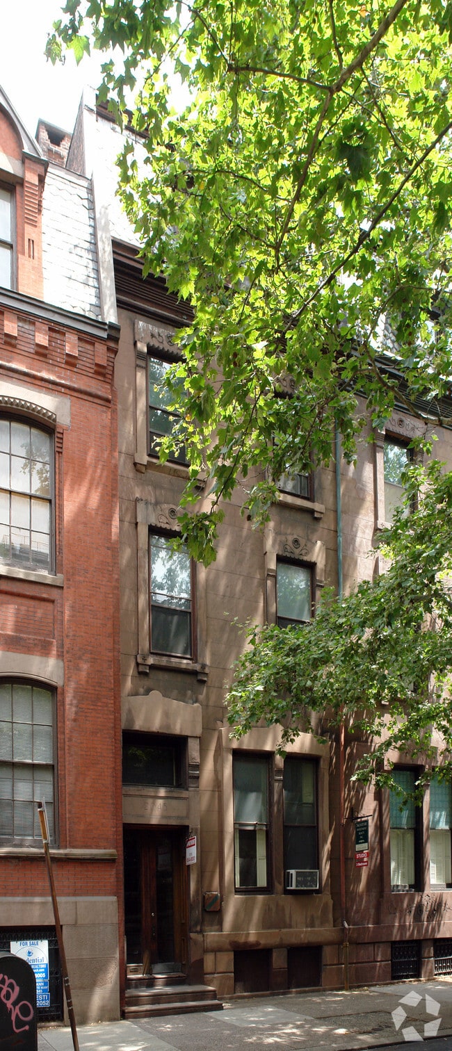 Building Photo - 2045 Spruce Street
