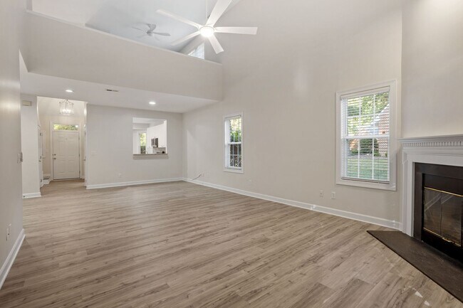 Building Photo - 3301 Philmont Dr