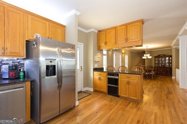 Building Photo - 5166 Wheeler Dr