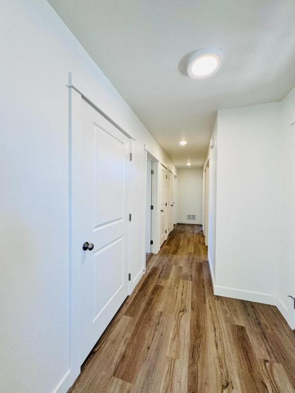 Building Photo - 208 Kinross Ct