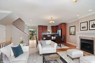 Building Photo - 3884 Wehrman Ave