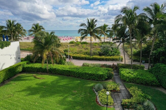Building Photo - 1623 Collins Ave