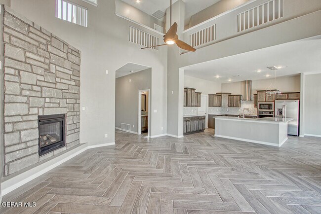 Building Photo - 14945 Tierra Haven Ave
