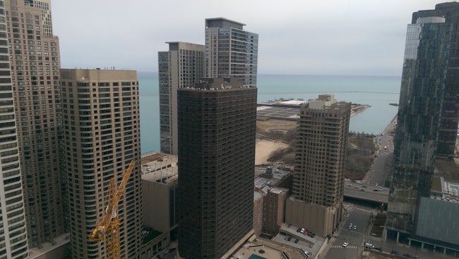 Building Photo - 512 N McClurg Ct