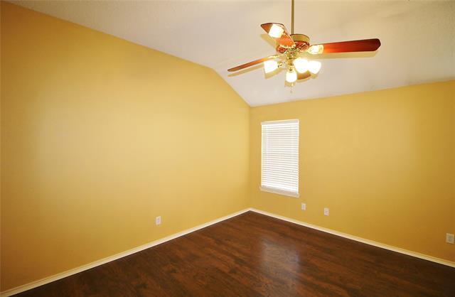 Building Photo - 2305 Valley Creek Dr